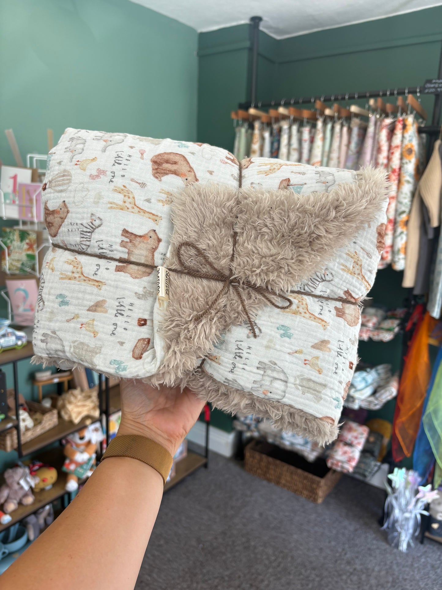 SUMMER PRE MADE DROP - FLUFFY BLANKETS